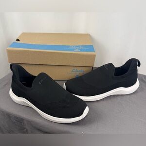 Clarks Cloudsteppers Black Slip-On Sneakers Size 8 Lightweight Comfort Shoes